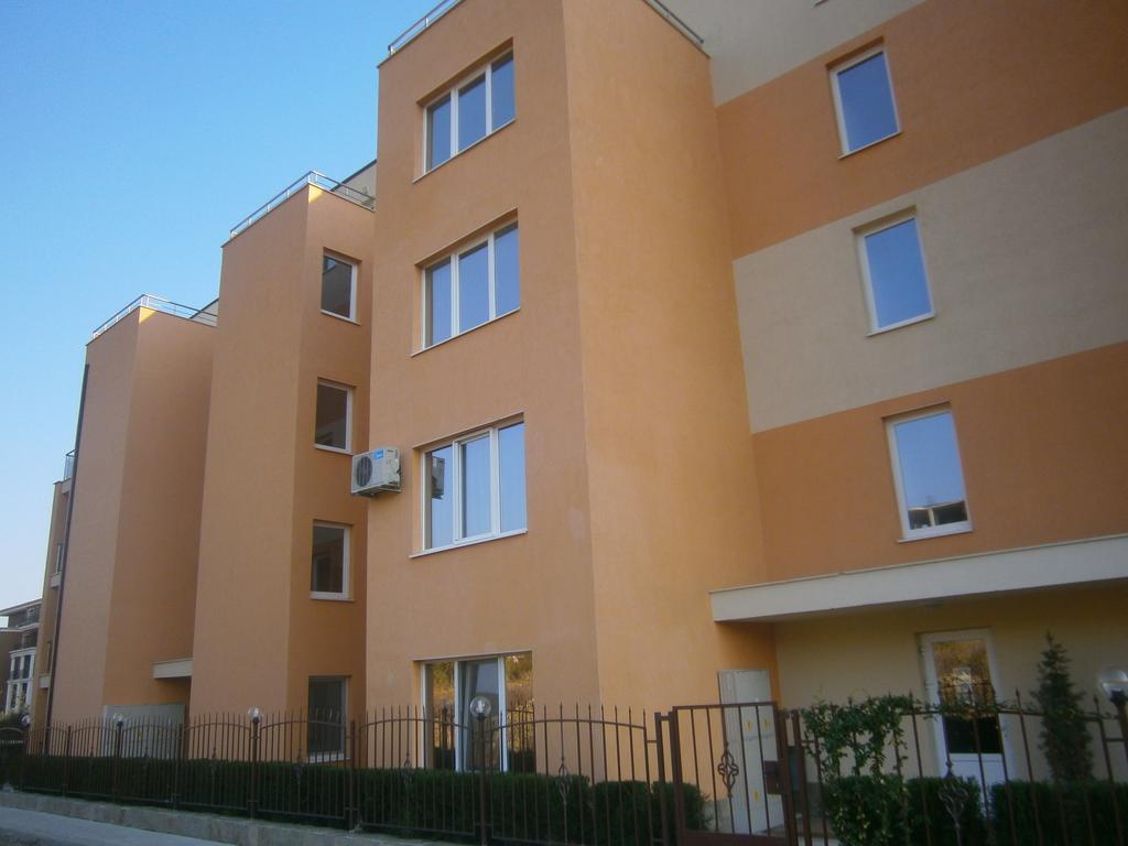 Anna Marina Apartments Свети-Влас Экстерьер фото